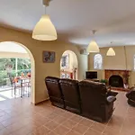 Villa Gengibre, *